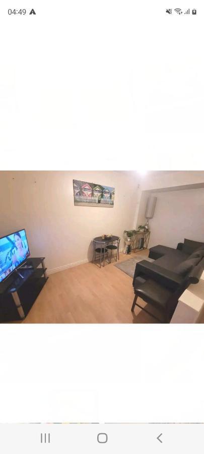 Mel'S Springfield Home Manchester Extérieur photo